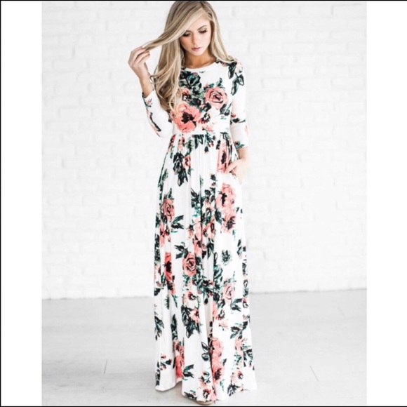 Dresses & Skirts - NWOT Floral bohemian beach dress